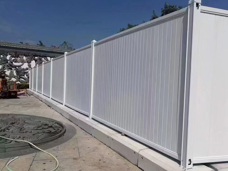 深圳寶安工地500㎡PVC圍擋當(dāng)天送達，旭東圍擋批發(fā)讓采購更省心！